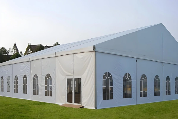 Como o tecido de tenda de PVC melhora as experiências de acampamento ao ar livre